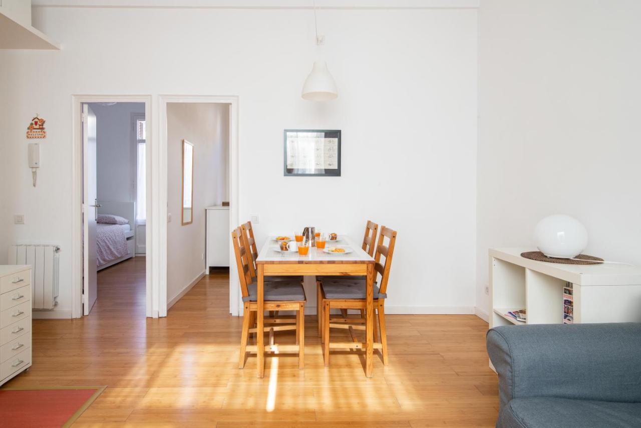 Barcelona Cozy Apartment מראה חיצוני תמונה